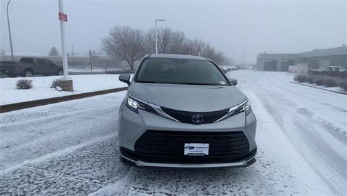 2021 Toyota Sienna LE