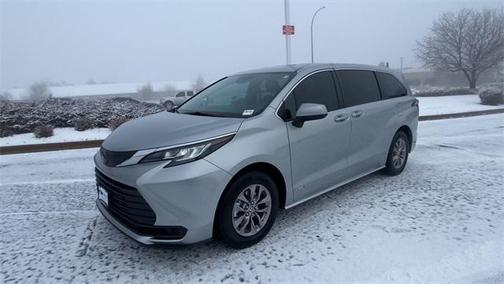 2021 Toyota Sienna LE