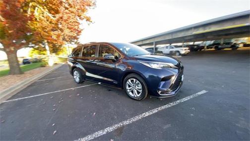 2021 Toyota Sienna XSE 7 Passenger