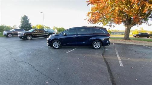 2021 Toyota Sienna XSE 7 Passenger