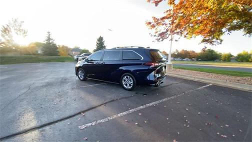2021 Toyota Sienna XSE 7 Passenger