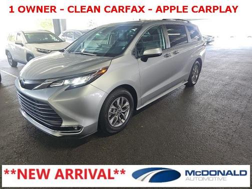 2023 Toyota Sienna XLE 8 Passenger