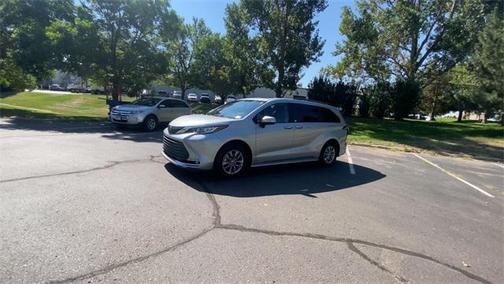 2023 Toyota Sienna XLE 8 Passenger