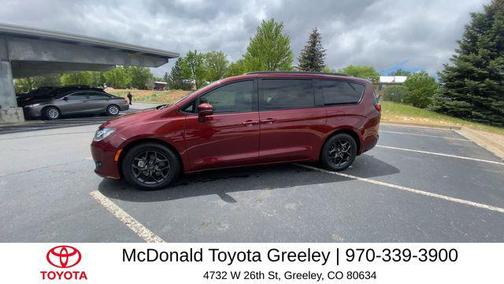 Velvet Red Pearlcoat 2018 Chrysler Pacifica Limited