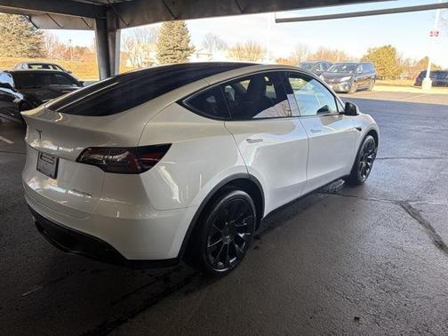 2024 Tesla Model Y Long Range Dual Motor All-Wheel Drive