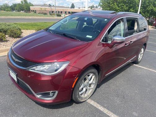 Velvet Red Pearlcoat 2017 Chrysler Pacifica Limited