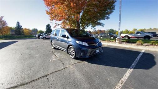 2019 Toyota Sienna XLE