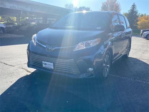 2019 Toyota Sienna XLE