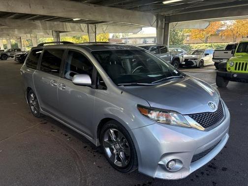 2011 Toyota Sienna SE
