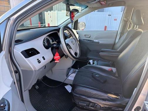2011 Toyota Sienna SE