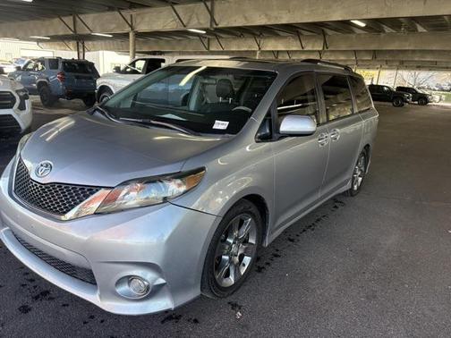 2011 Toyota Sienna SE
