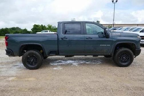 2025 Chevrolet Silverado 2500 4WD Crew Cab Standard Bed ZR2