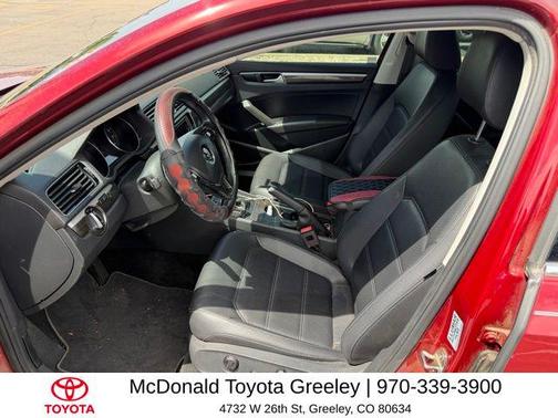 Fortana Red Metallic 2018 Volkswagen Passat 2.0T SE