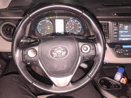 2016 Toyota RAV4 Hybrid XLE