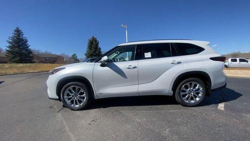 2026 Toyota Highlander Hybrid Limited