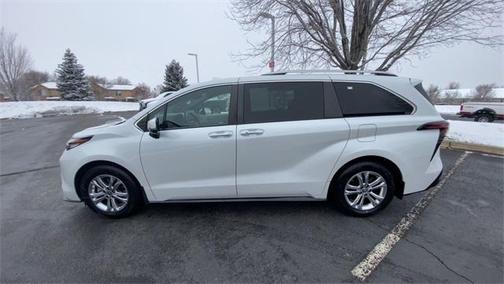 2022 Toyota Sienna Platinum