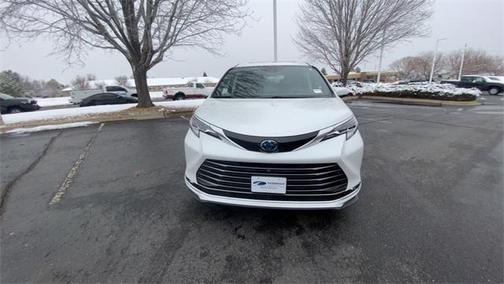 2022 Toyota Sienna Platinum