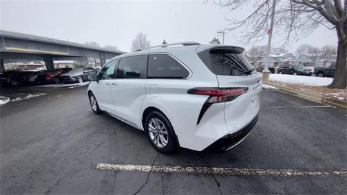 2022 Toyota Sienna Platinum