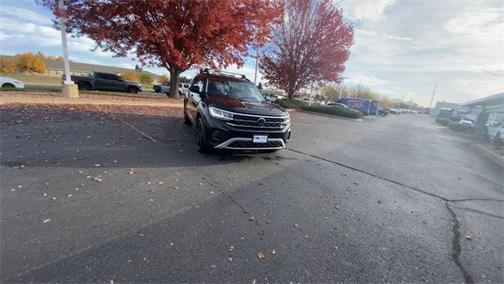 2023 Volkswagen Atlas 3.6L SE w/Technology