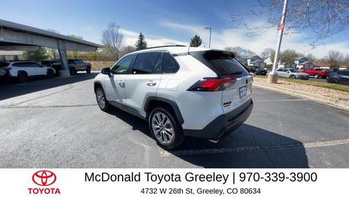 Blizzard Pearl 2022 Toyota RAV4 XLE Premium