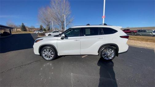 2022 Toyota Highlander Hybrid Limited