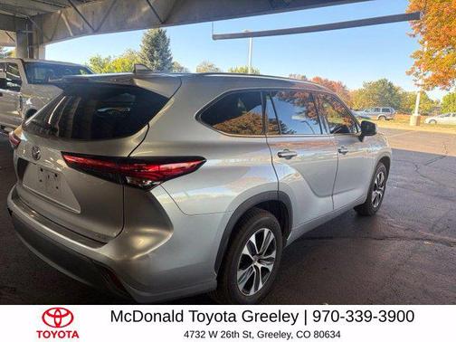 Celestial Silver Metallic 2020 Toyota Highlander XLE