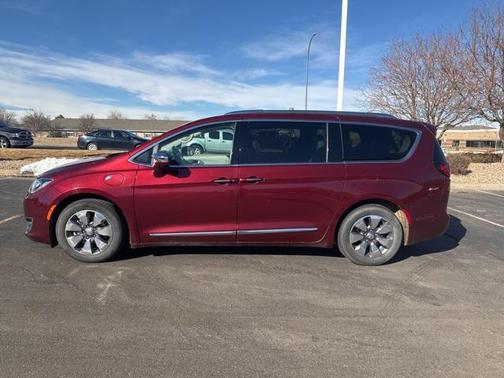 2018 Chrysler Pacifica Hybrid Limited