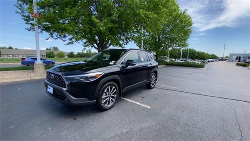 2025 Toyota Corolla Cross XLE