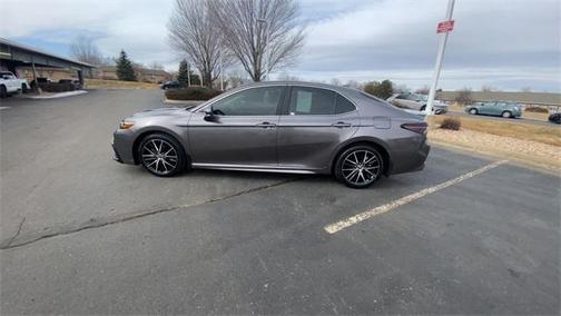 2024 Toyota Camry Hybrid SE