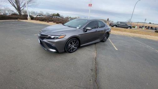 2024 Toyota Camry Hybrid SE