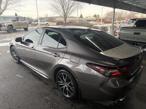 2024 Toyota Camry Hybrid SE