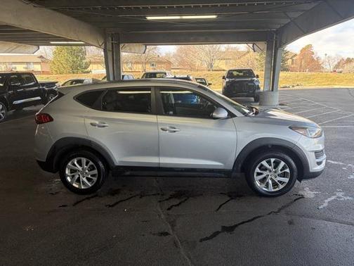 2019 Hyundai TUCSON SE