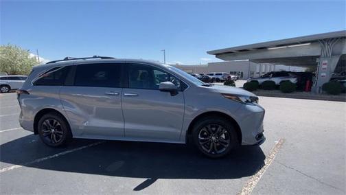 2024 Toyota Sienna Woodland Edition