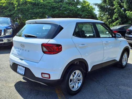 2022 Hyundai VENUE SE