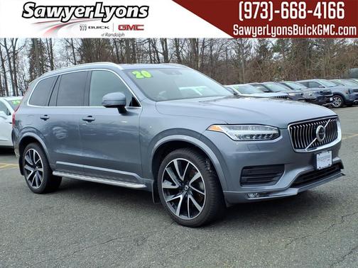 2020 Volvo XC90 T6 Momentum