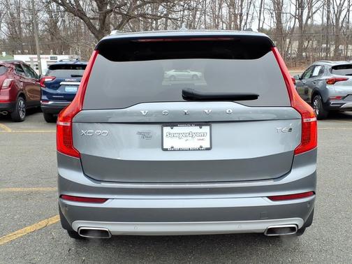 2020 Volvo XC90 T6 Momentum