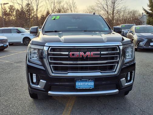 2023 GMC Yukon SLT