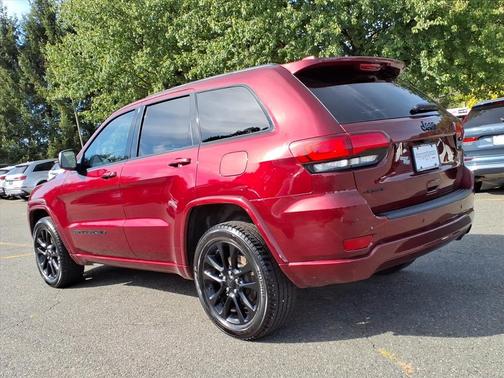 2022 Jeep Grand Cherokee Laredo