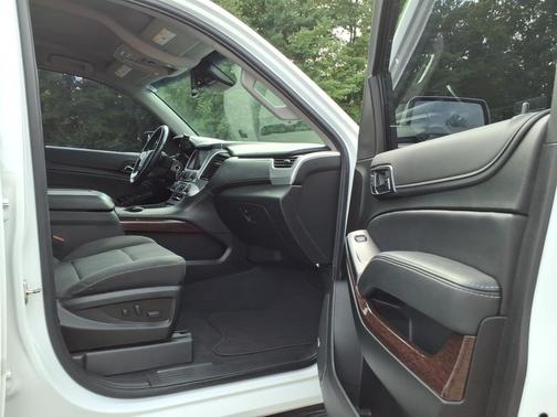 Summit White 2019 GMC Yukon SLE