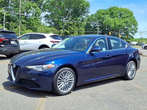 Montecarlo Blue Metallic 2017 Alfa Romeo Giulia Ti