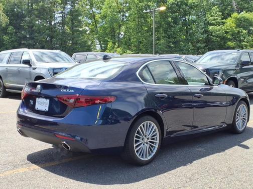 Montecarlo Blue Metallic 2017 Alfa Romeo Giulia Ti