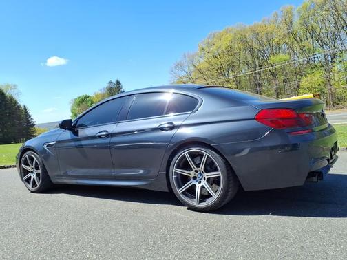 Singapore Gray Metallic 2018 BMW M6 Base