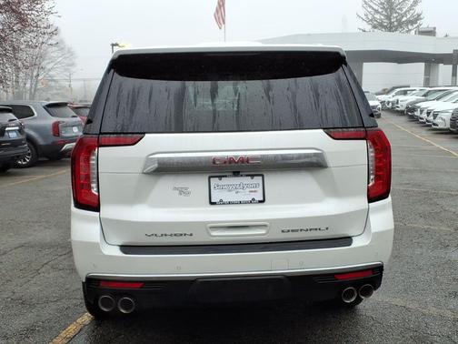 White Frost Tricoat 2023 GMC Yukon Denali