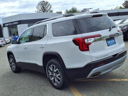 2022 GMC Acadia SLE