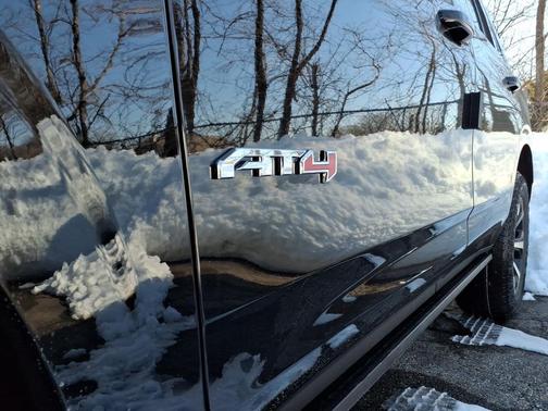 2026 GMC Yukon 4WD AT4