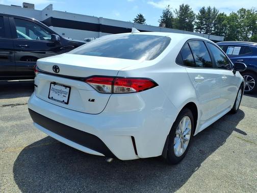 Super White 2020 Toyota Corolla LE
