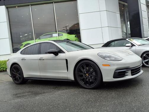 2018 Porsche Panamera 4S
