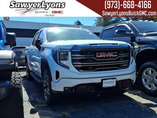 Summit White 2023 GMC Sierra 1500 AT4