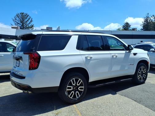 Summit White 2023 GMC Yukon 4WD AT4