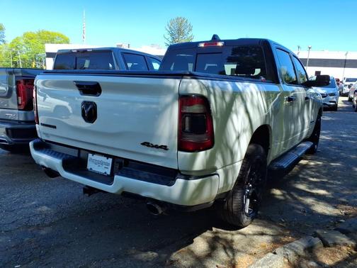 Bright White Clearcoat 2024 RAM 1500 Laramie